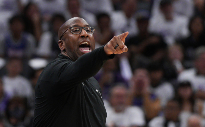 Mike Brown comments on Game 5 and Vezenkov's chances in the NBA