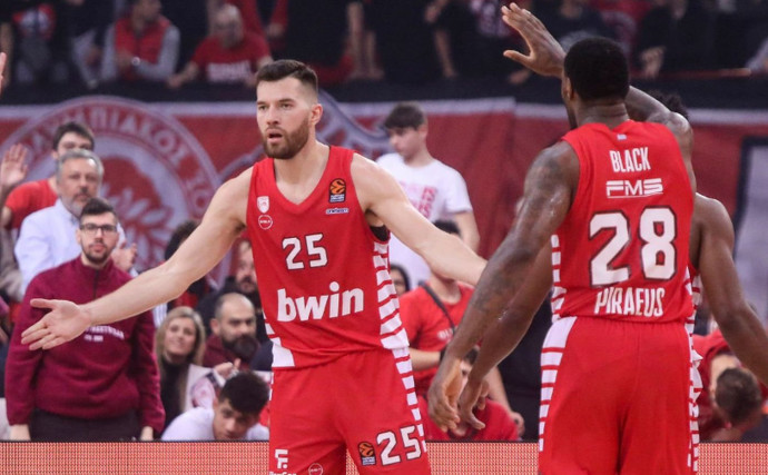 Alec Peters thinks it's time for American fans to find their EuroLeague team